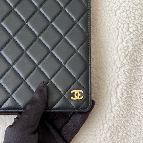 Auth Chanel Quilted CC Logo Black GM Agenda - Lambskin w/ Gold hdw - Picture 6 of 14
